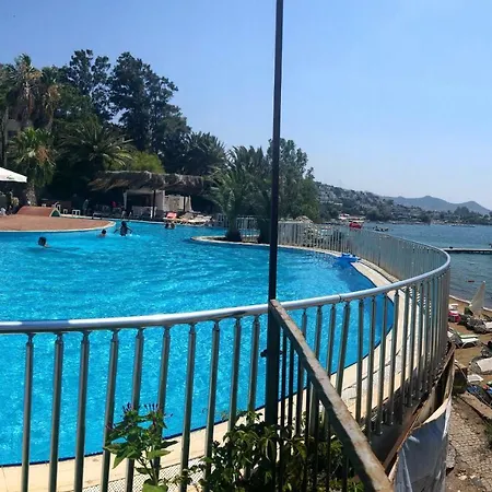 Tilkicik Yali Daireleri Club Flipper Yalikavak